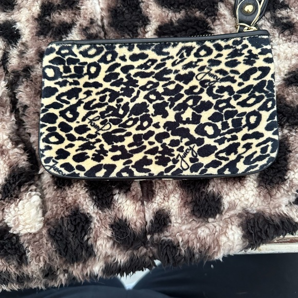 Juicy Couture leopard wristlet - Picture 2 of 6